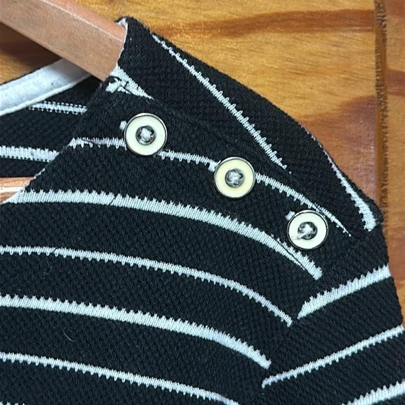 Croft & Barrow XL Black & white striped sweater with decorative buttons - Picture 4 of 10